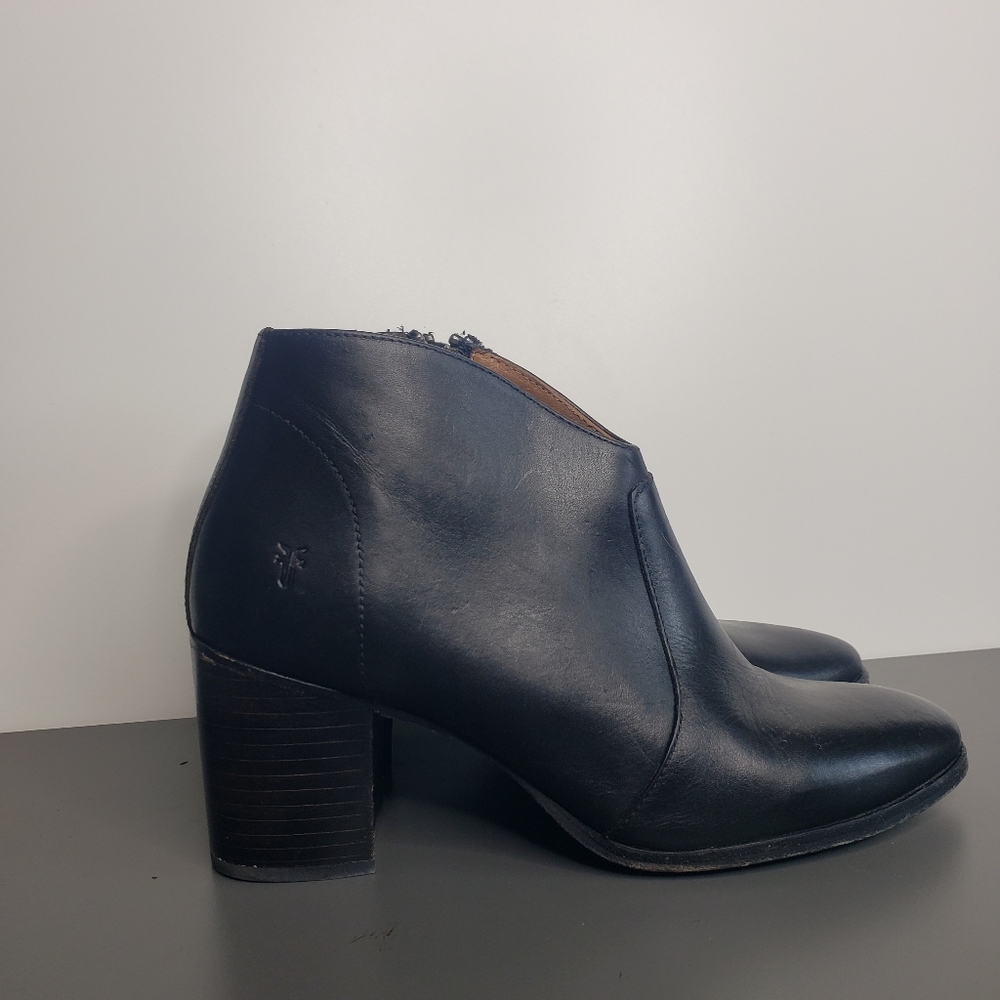 Frye Nora Zip Up Ankle Leather Black Bootie